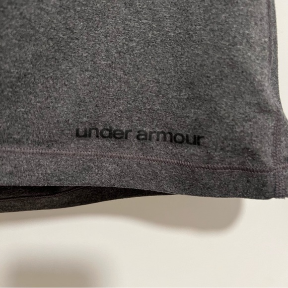 Women’s Under Armor Fitted Grey V-neck Long Sleeve Shirt - Picture 3 of 4